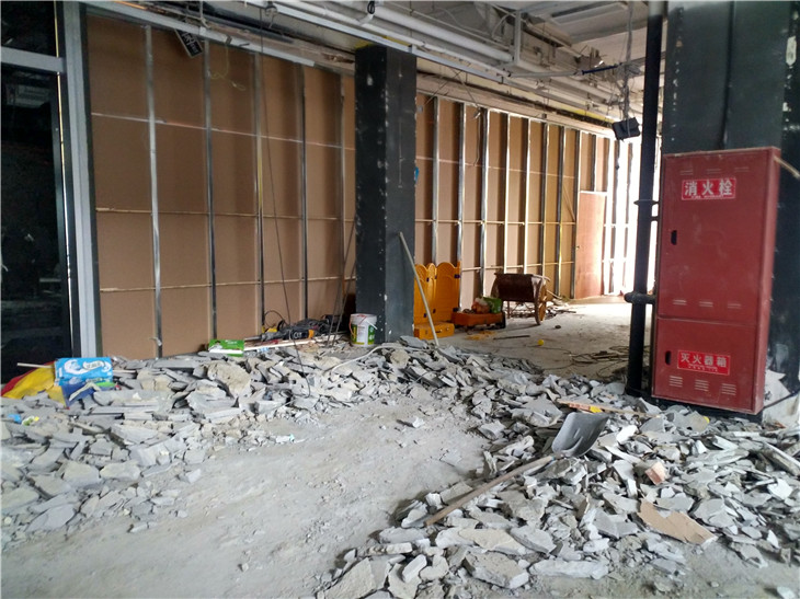 2020年3月11日拆除进入收尾阶段悠方艾吉大厨店